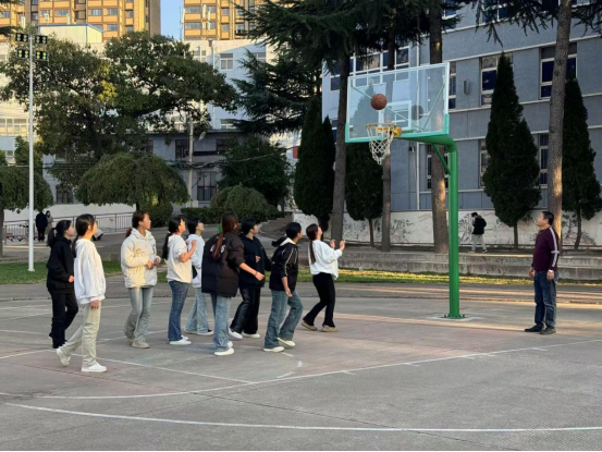 暢享青春 超越自我—— 三門(mén)峽市衛(wèi)生學(xué)?；@球賽圓滿(mǎn)落幕